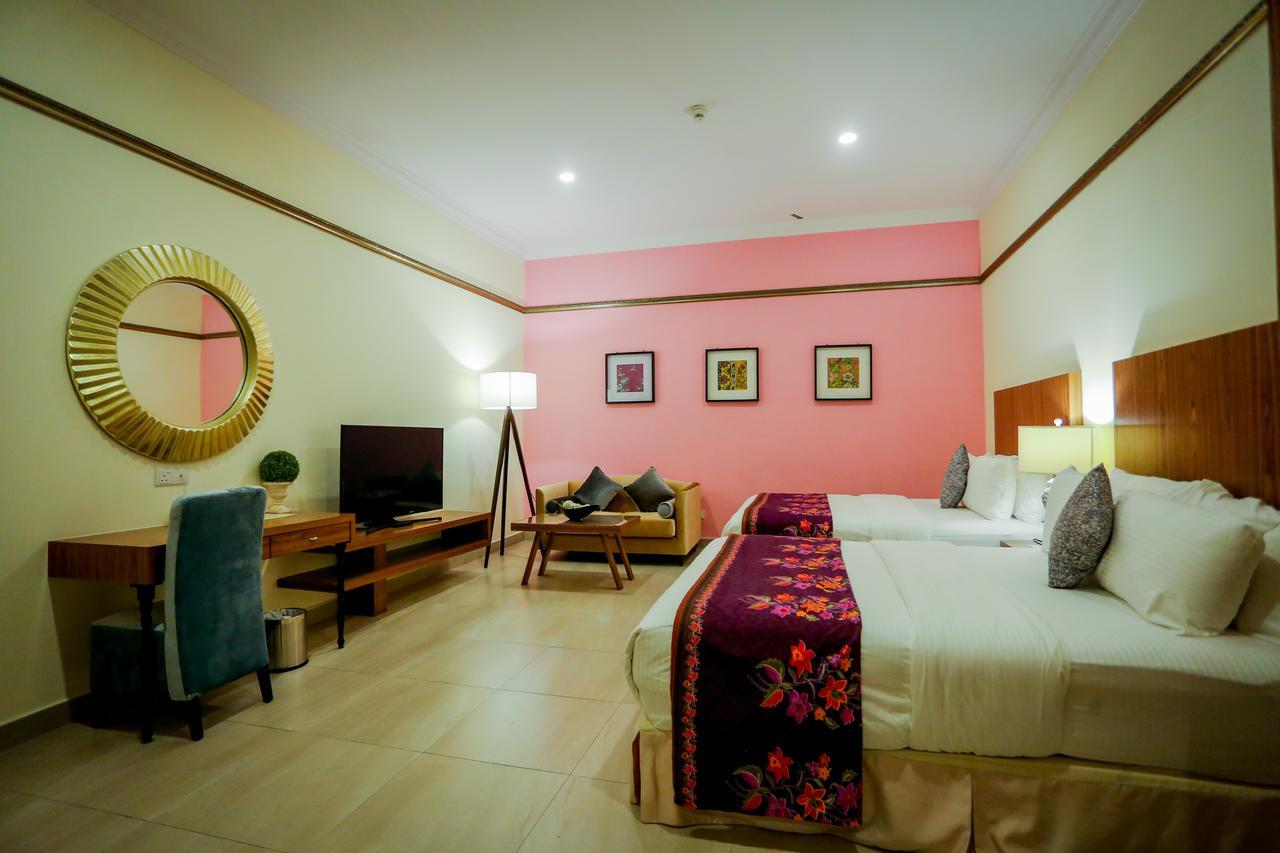 Aava Malacca Hotel Extérieur photo